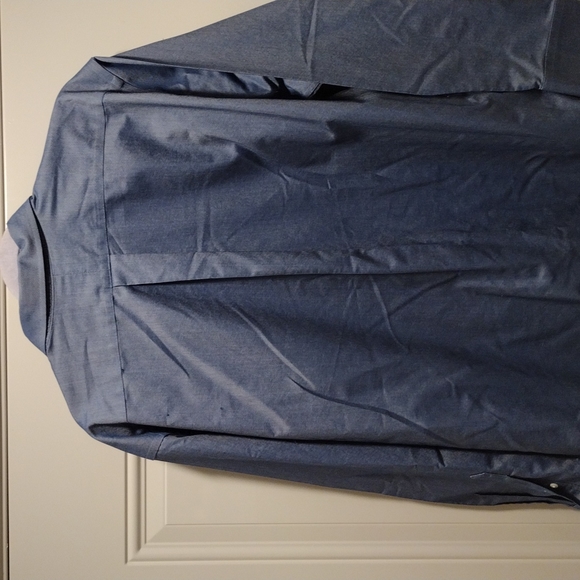 L.L. bean navy blue 17 1/2 (xl) Long sleeve button down shirt - Picture 6 of 7